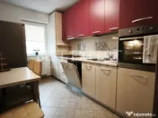 Apartament 3 camere de închiriat – zonă liniștită, par 