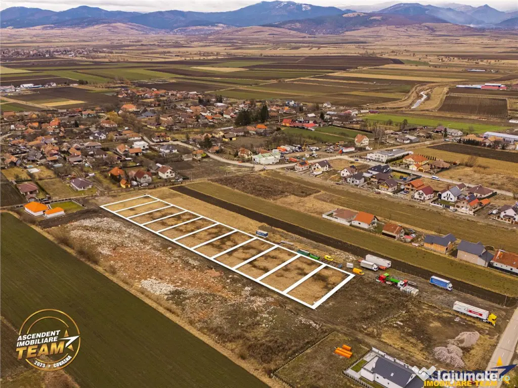 FILM! Terenuri intravilane de 680mp de , cu utilitati, Targu