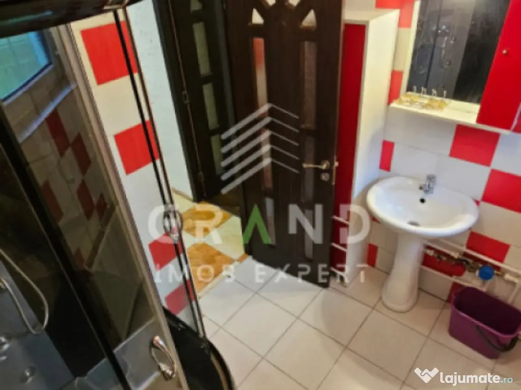 Disponibil imediat!Închiriere apartament 3 camere–strada