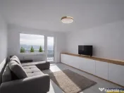 Prima ! Decomandat, 3 camere, 2 bai, loc de parcare, Casa No 