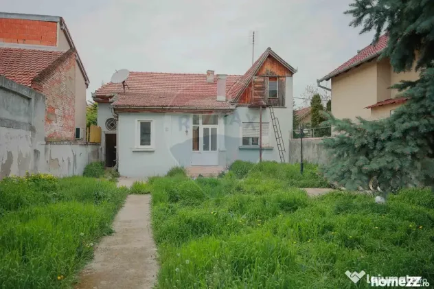 Casă cu teren 360 mp, central, zona Bd. Dacia, Canonicil...