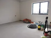 Casa individuala, 4 camere, curte proprie - Tarlungeni 