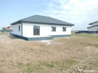 Casa individuala, 4 camere, curte proprie - Tarlungeni 