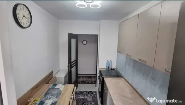Apartament 2 camere, decomandat - zona Tractorul