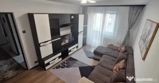 Apartament 2 camere, decomandat - zona Tractorul
