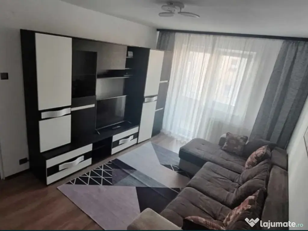 Apartament 2 camere, decomandat - zona Tractorul