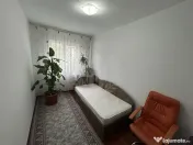 //3 CAMERE// MIHAI BRAVU// 