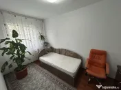 //3 CAMERE// MIHAI BRAVU// 