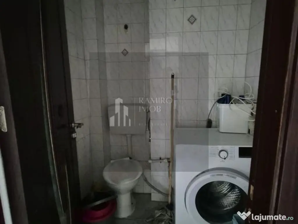 Apartament 104mp-utili 2bai centrala -an 1985 -Bd. Chisin...