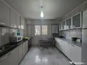 Apartament 104mp-utili 2bai centrala -an 1985 -Bd. Chisin... 