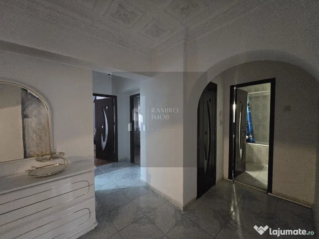 Apartament 104mp-utili 2bai centrala -an 1985 -Bd. Chisin...