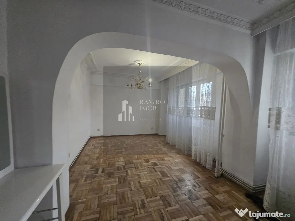 Apartament 104mp-utili 2bai centrala -an 1985 -Bd. Chisin...