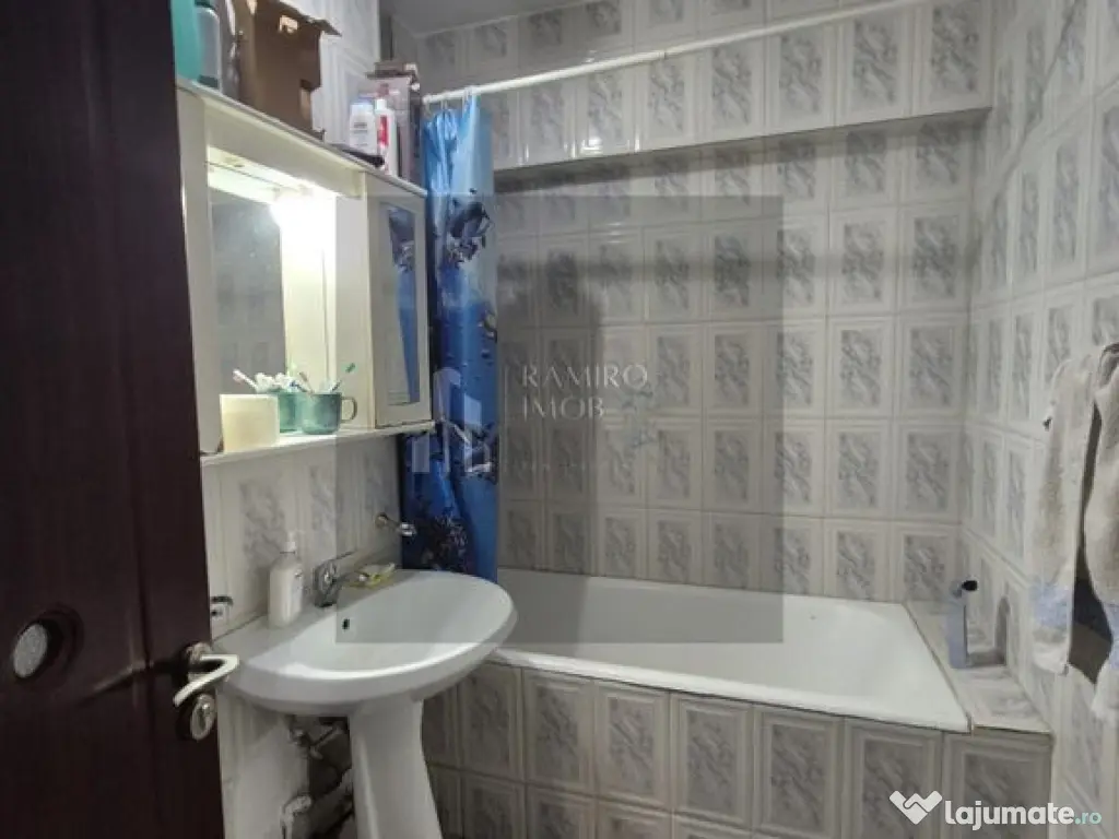 Apartament 104mp-utili 2bai centrala -an 1985 -Bd. Chisin...