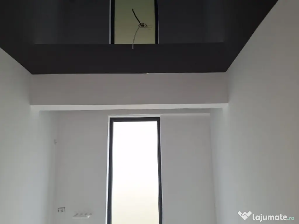 Studio compartimentat in 2 camere ,vedere spre mare