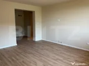 Apartament cu 3 camere, decomandat, 80 mp, zona Cloșca 