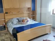 Vind casa cu doua apartamente cu intrare separata. 