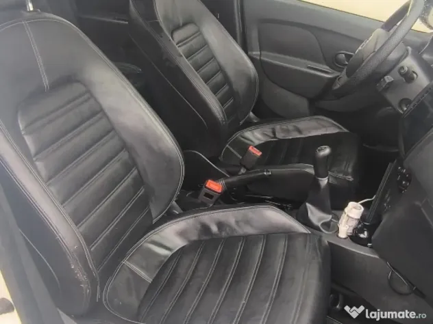 Dacia Logan interior CC