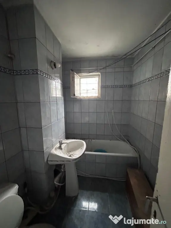 - Apartament 2 camere 54mp, confort 1 decomandat, Zona Garii