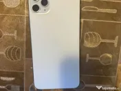 IPhone 11 Pro Max și iPhone 13 