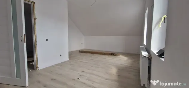 Casa parter plus mansarda zona Primarie-Biserica veche.