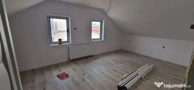 Casa parter plus mansarda zona Primarie-Biserica veche.