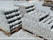 Stâlpișori, baluștri, popici, mosoare, din beton, model B2. 
