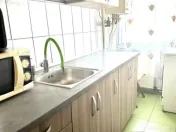 Apartament 3 camere , etaj 1, zona Teilor 