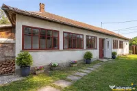 FILM! De casa traditionala, cu dependinte si facilitati, in 