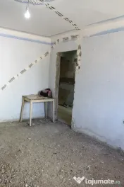P.F vând apartament cu 3 camere decomandat – Str. Gloriei, Roman 