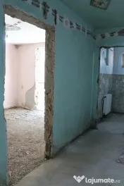 P.F vând apartament cu 3 camere decomandat – Str. Gloriei, Roman 