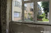 P.F vând apartament cu 3 camere decomandat – Str. Gloriei, Roman 