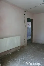 P.F vând apartament cu 3 camere decomandat – Str. Gloriei, Roman 