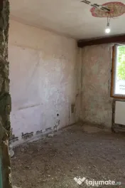 P.F vând apartament cu 3 camere decomandat – Str. Gloriei, Roman 