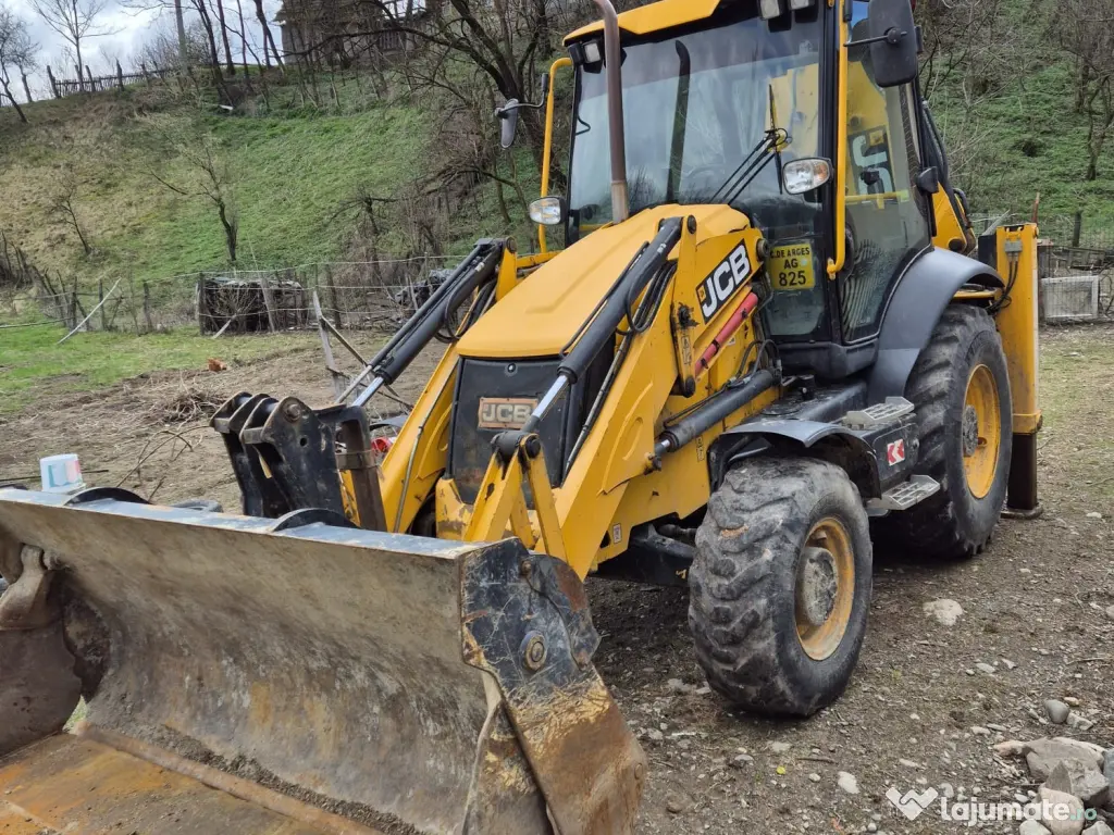 Buldoexcavator JCB 3CX, an 2020, cupa multifuncționala