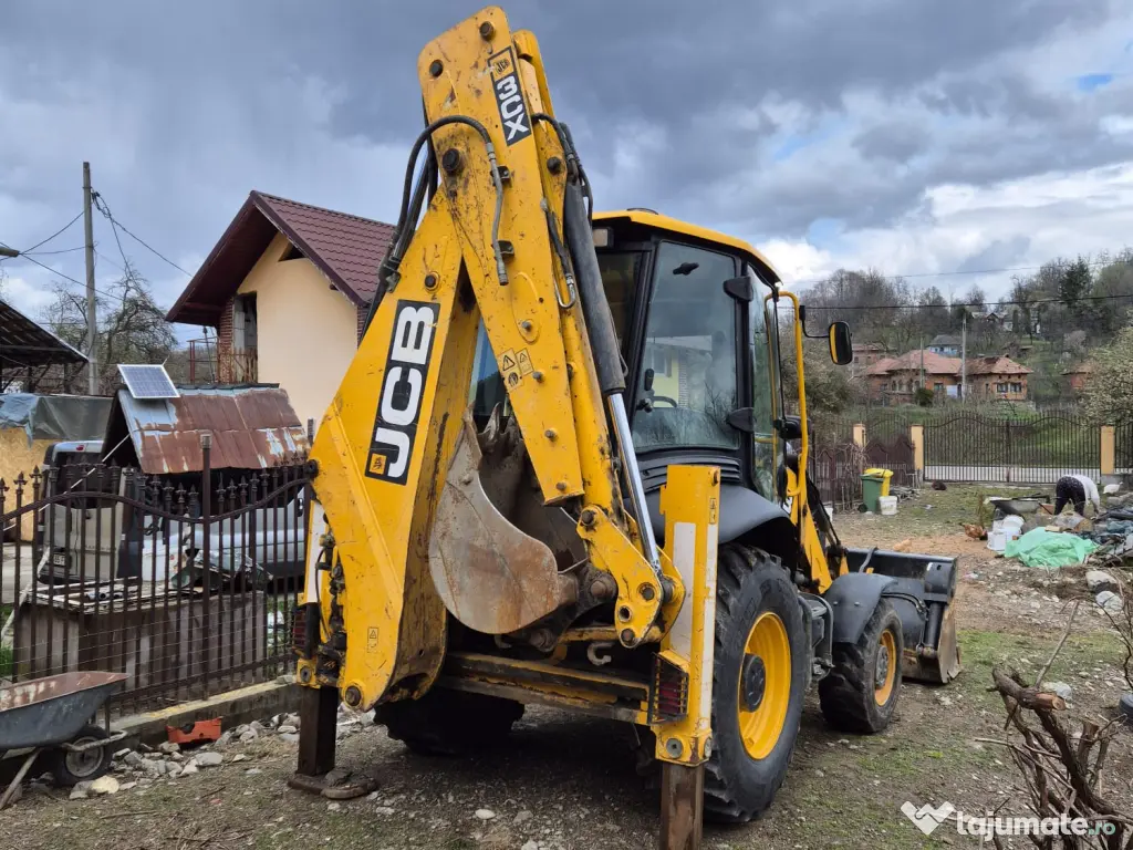 Buldoexcavator JCB 3CX, an 2020, cupa multifuncționala
