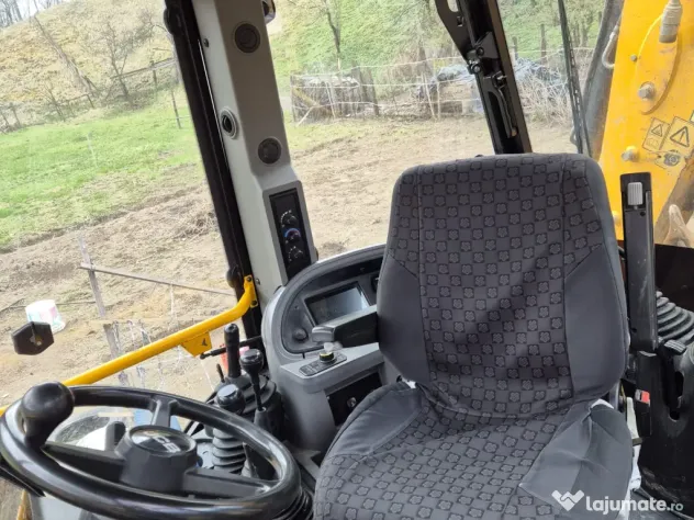 Buldoexcavator JCB 3CX, an 2020, cupa multifuncționala