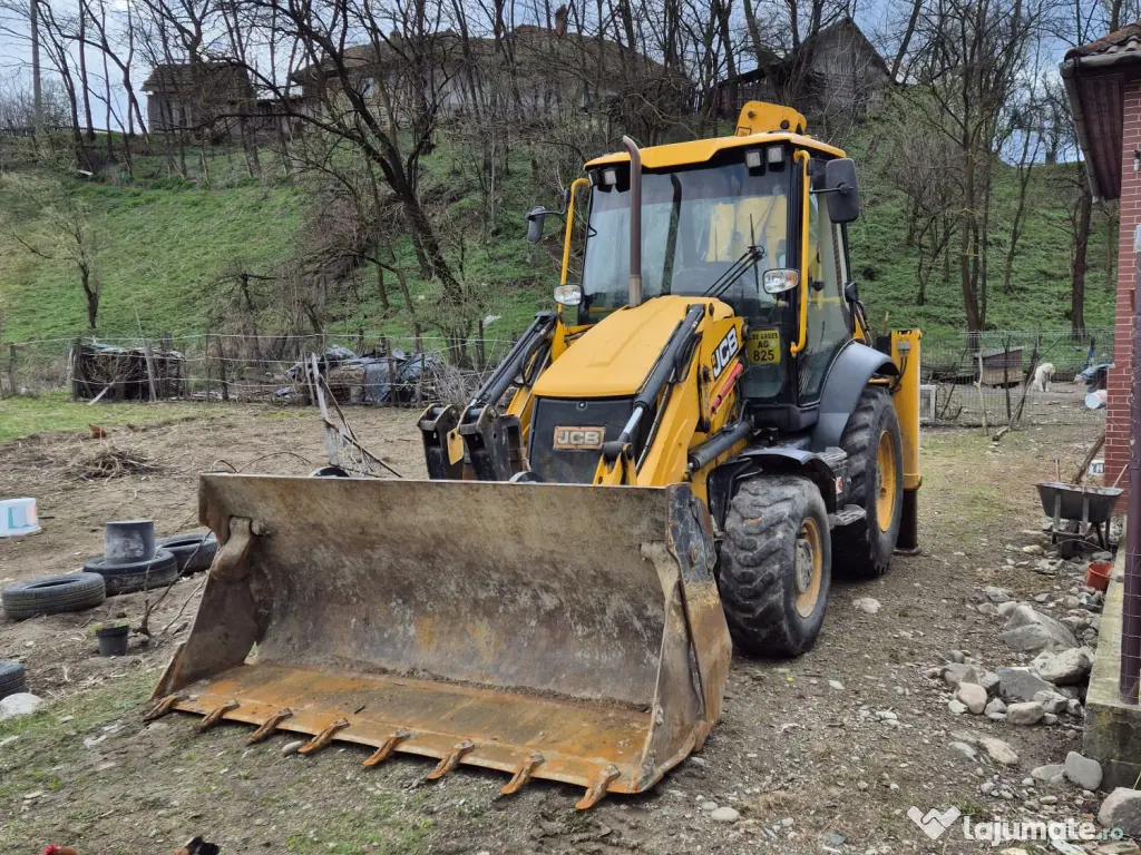 Buldoexcavator JCB 3CX, an 2020, cupa multifuncționala