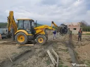 Buldoexcator, cupa multifunctionala, brat extensibil cupe excavare, malaxor, etc 