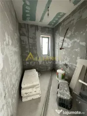 Vila P 1 cu 4 camere - 2 bai { Popesti Leordeni } 