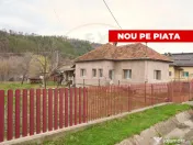 Casa in Leresti, la strada principala, cu rau in spate | ter 