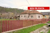 Casa in Leresti, la strada principala, cu rau in spate | ter