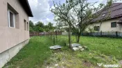 Casa in Leresti, la strada principala, cu rau in spate | ter 