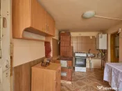 Casa in Leresti, la strada principala, cu rau in spate | ter 