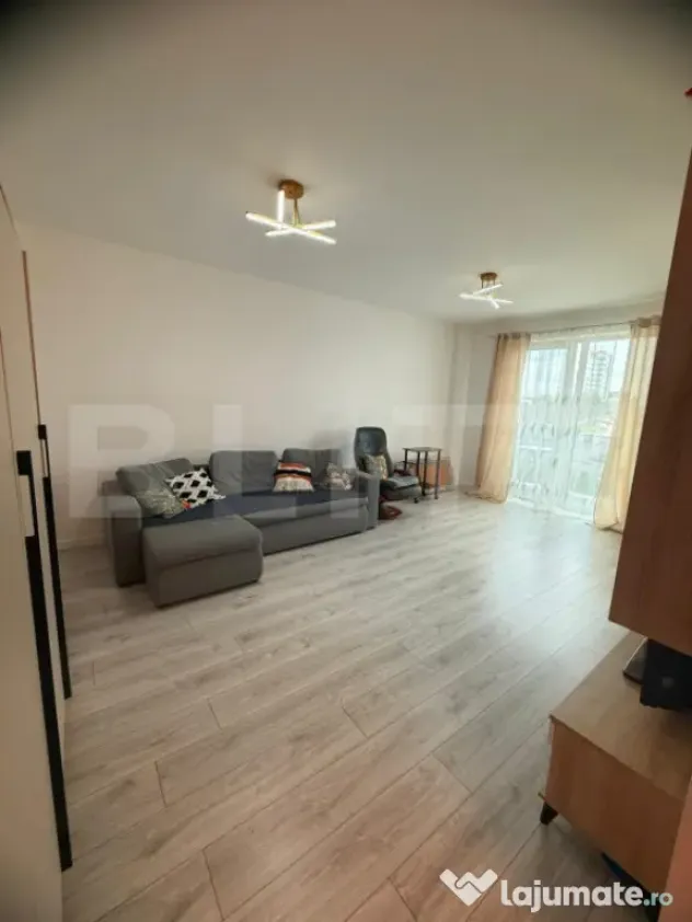 Apartament 2 camere, 68 mp, etaj intermediar, zona Primagra