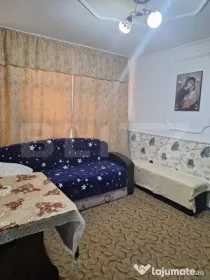Apartament de 3 camere, etaj intermediar, Valea Rosie