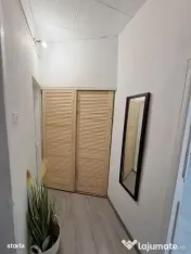 Garsoniera Tractorul renovata,etajul 2,40300 Euro 