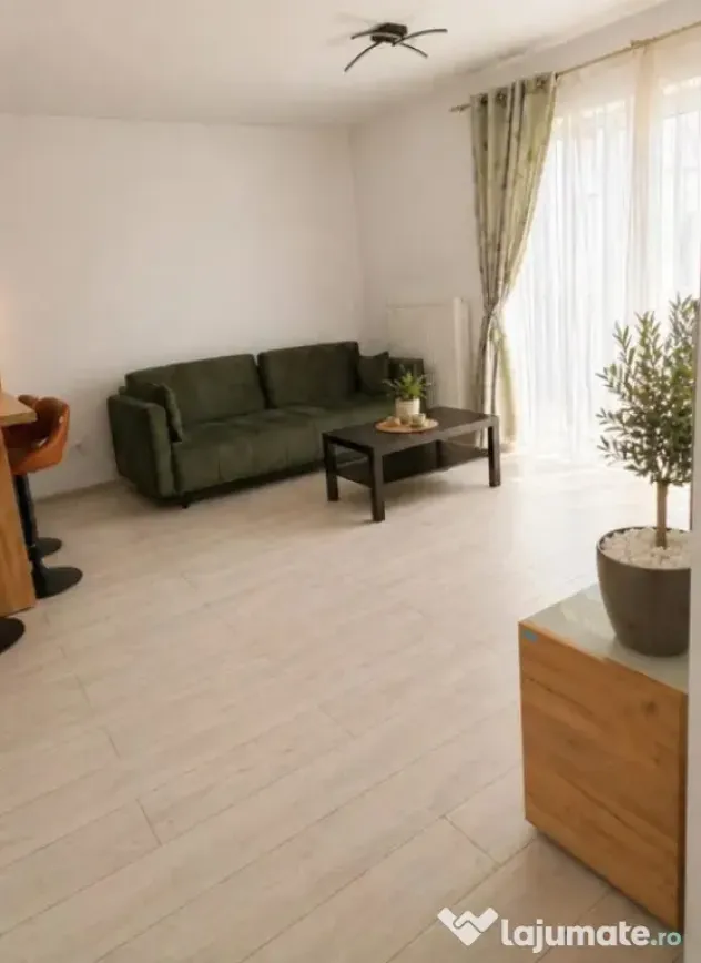Apartament 2 camere, decomandat - zona Tractorul
