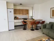 Apartament 2 camere, decomandat - zona Tractorul 