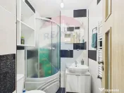 Apartament 4 camere de vanzare – complet renovat, mobil... 