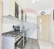 Apartament 4 camere de vanzare – complet renovat, mobil...